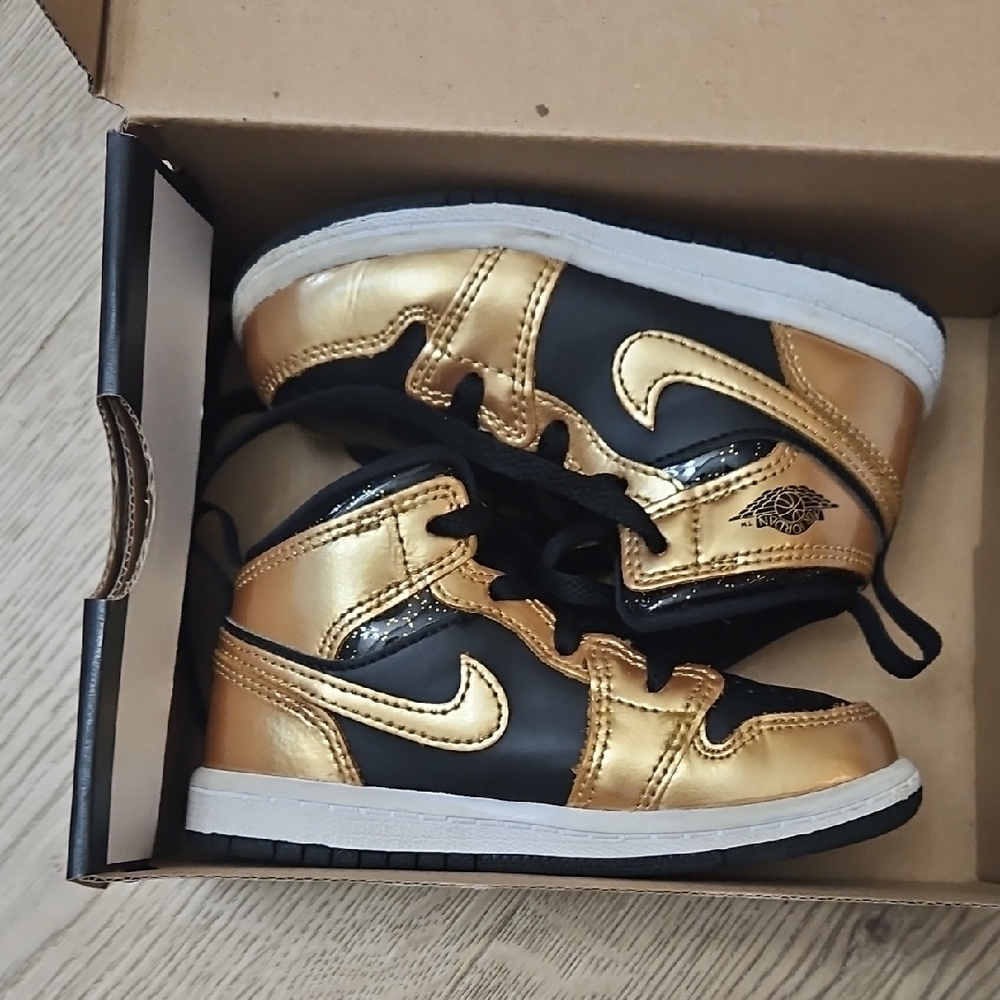 Jordan 1 Mid SE (TD) Black/Metallic Gold Size 8c